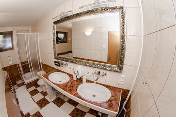Hotel Sachticka Шпанья-Долина Экстерьер фото